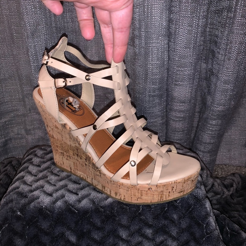 Nude wedges